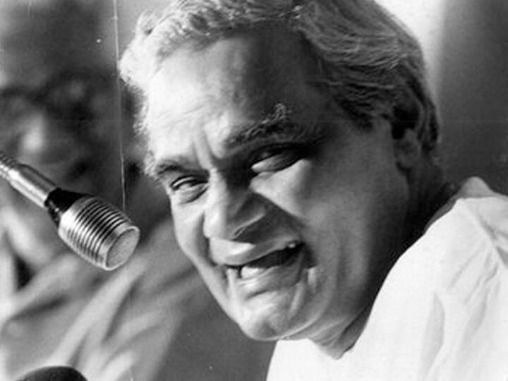 वाजपेयी हे राजकारणातील अजातशत्रू म्हणून ओळखले जायचे. त्यांचा लोकशाहीवरचा विश्वास त्यांच्या भाषणातून वारंवार प्रकट व्हायचा.