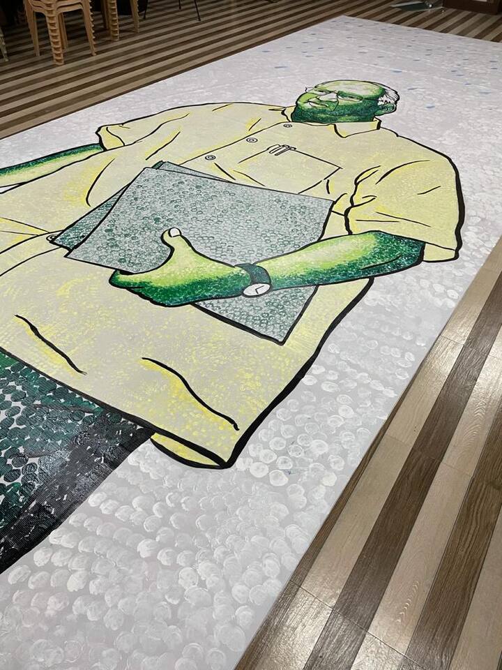 शरद पवार यांचं कलेवर जिवापाड प्रेम आहे आणि ते नेहमीच कलाकारांच्या मागे आधारस्तंभ म्हणून उभा राहतात. तसंच शेतकऱ्यांच्या हितासाठी कायम तत्पर असतात, त्यामुळेच एव्हरग्रीन शरद पवारांची कलाकृती साकारल्याचं सुमीत पाटील, मनोज आमरे आणि दीपक पवार यांनी म्हटलं.