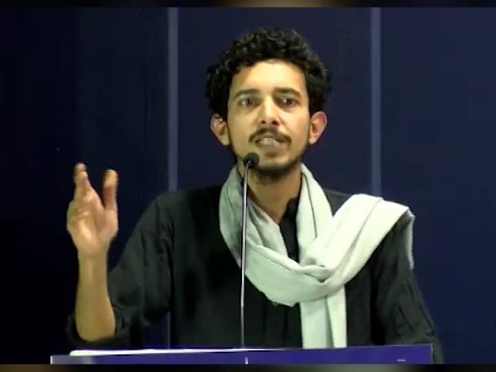 'आजचा हिंदू समाज सडलेला!', एल्गार परिषदेत शार्जील उस्मानीच्या वक्तव्यानं वादंग Elgar Parishad 2021 Sharjeel Usmani Hinduphobic comments BJP Says this is distorted mentality 'आजचा हिंदू समाज सडलेला!', एल्गार परिषदेत शार्जील उस्मानीच्या वक्तव्यानं वादंग