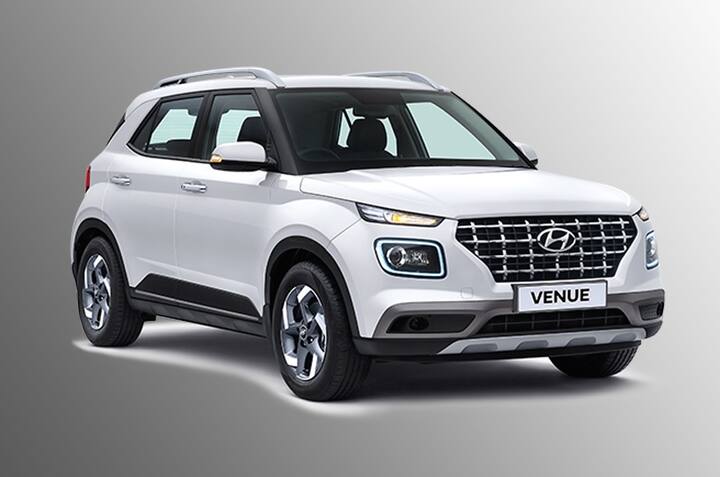 Hyundai Venue- कंपनीनं मिड रेंज सिडॅन verna च्या दरांत 32,880 नं वाढ केली आहे. भारतात सध्या तिचे दर  9.03 लाखांपासून 15.19 लाखांपर्यंत आहेत. तर, ह्युंडाई वेन्यूची किंमत 25,672 नं वाढली आहे. भारतात ही कार 6.76 लाखांपासून 11.66 लाखांच्या दरात उपलब्ध आहे. शिवाय Hyundai Auraची किंमतही  11,745 रुपयांनी वाढवण्यात आल्याचं म्हटलं जात आहे. 
