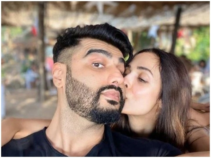 Bollywood actor Arjun Kapoor Overjoyed As Girlfriend Malaika Arora Cooks For Him On A Sunday अर्जुनसाठी मलायका झाली शेफ, त्याच्यासाठी खास मेजवानीचा बेत