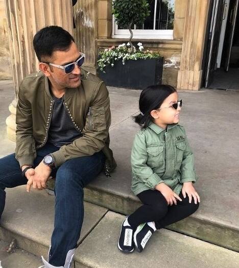 स्टाईल स्टेटमेंटमुळं धोनीची ही लेक खऱ्या अर्थानं सुपरहिट ठरतेय, हेच तिचे फोटो पाहून लक्षात येतं. (सर्व छायाचित्रं- सोशल मीडिया) 