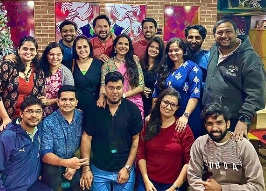 सध्या मराठी कलाविश्वातील हे सेलिब्रिटी कपल, त्यांच्या प्रियजनांकडून दिल्या जाणाऱ्या केळवणाचा आनंद घेत आहे. 