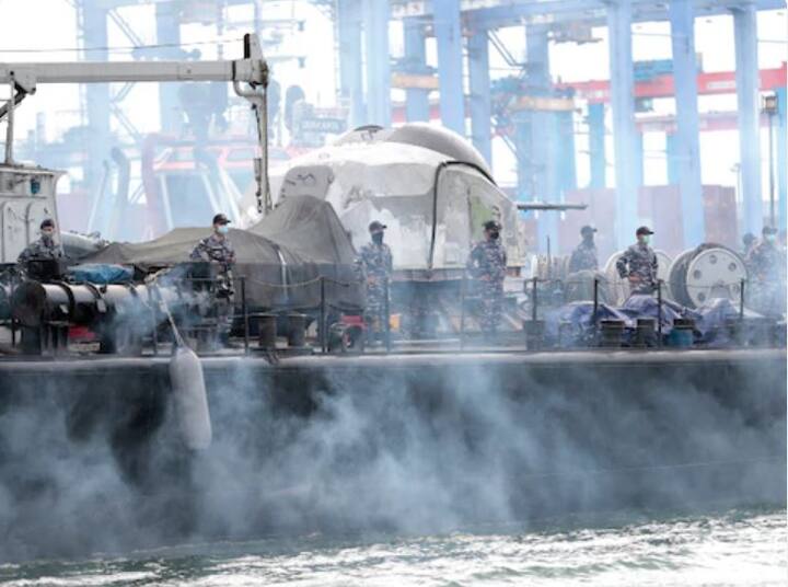 डोनेशियातील श्रीविजया एअरलाइन्सच्या या विमानात एकूण 56 प्रवासी आणि 6 क्रू मेंबर्स होते. विमान पश्चिम कालीमंतनची प्रांतीय राजधानी पोंटियानकच्या दिशेने जात होते. मिळालेल्या माहितीनुसार, क्रॅश झालेले बोईंग विमान 26 वर्ष जुने होते होते.