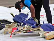 Indonesia Plane Crash: इंडोनेशियातील अपघातग्रस्त विमानाचा ब्लॅक बॉक्स सापडला, बचावकार्य सुरु