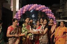 PHOTO | फुलांच्या पायघड्या, फटाक्यांची आतषबाजी; सांगलीत मुलीच्या जन्माचा आनंदोत्सव