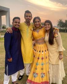 Late पण थेट | युजवेंद्र- धनश्रीच्या हळदीचे फोटो व्हायरल