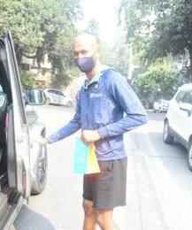 नव्या लूकमध्ये फिरणाऱ्या 'या' क्रिकेटपटूला ओळखलं का?