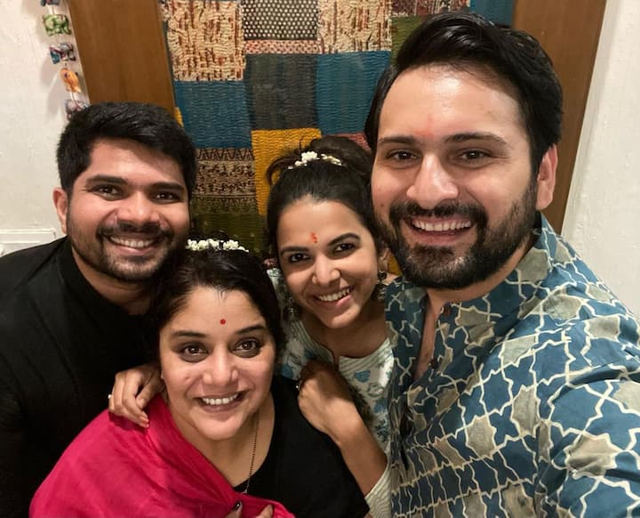 दोघेही केळवणाच्या कार्यक्रमांमध्ये बीझी असून ते यासंदर्भात आपल्या इन्स्टाग्राम अकाउंटवरुन माहिती देत असतात. 