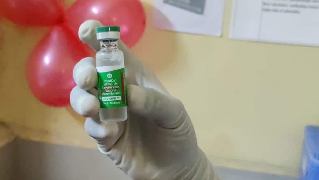 कोरोनावरील लसीकरण सुरू होत असताना 'कोव्हॅक्सिन' विरोधात हायकोर्टात याचिका Petition in the High Court against Covaxin कोरोनावरील लसीकरण सुरू होत असताना 'कोव्हॅक्सिन' विरोधात हायकोर्टात याचिका