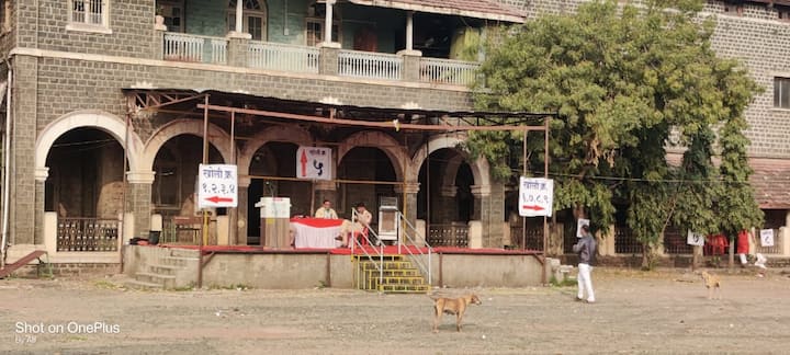 अहमदनगरमध्ये थोरात आणि विखे पाटलांमध्ये चुरस, खान्देशात खडसे-महाजन, पश्चिम महाराष्ट्रात चंद्रकांत पाटील, मोहिते पाटील, तर कोकणात राणेंची प्रतिष्ठा पणाला