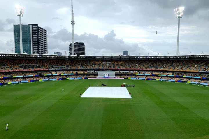  सध्याच्या घडीला 1.5 षटकांचा खेळ पूर्ण झाला असून, भारताकडून रोहित शर्मा आणि शुभमन गिल खेळपट्टीवर उपस्थित आहेत.  (pic credit - BCCI Twitter)