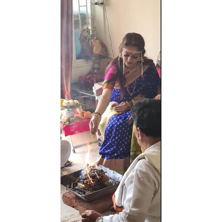 मानसीच्या लग्नापूर्वीच्या सोहळ्यांचे फोटो सध्या सोशल मीडियावर व्हायरल होत आहेत.