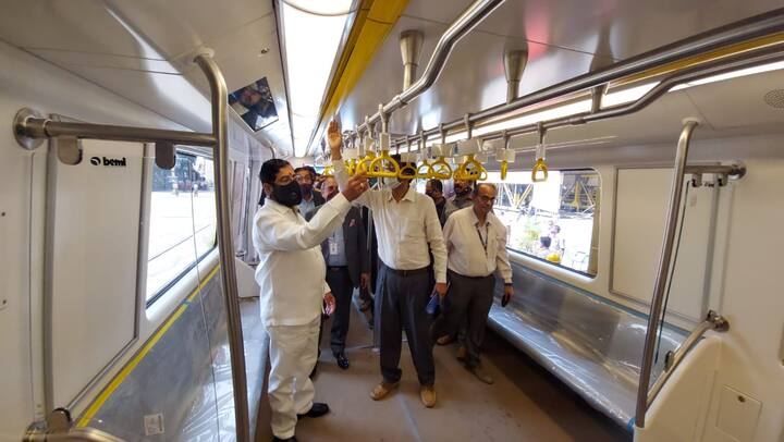 पुढील पाच वर्षांत मंबई महानगर क्षेत्रात जवळपास ३४० किमी लांबीचे मेट्रो जाळे विस्तारण्याचे काम एमएमआरडीएच्या माध्यमातून प्रगतीपथावर आहे, असं एकनाथ शिंदे यांनी म्हटलं.