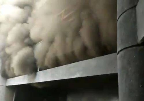 Fire at Shiv Sena leader Ajay Boraste office in Nashik Municipal Corporation Building नाशिक मनपा गटनेत्याच्या कार्यालयातील आग आटोक्यात, इमारतीचं फायर ऑडिट कागदोपत्रीच होतं का? अजय बोरस्तेंचा प्रश्न
