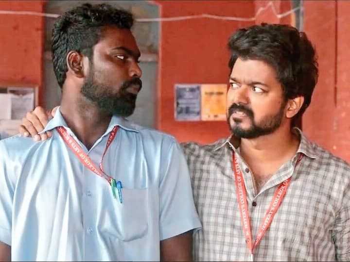 नियमानुसार ५०% पेक्षा कमी प्रेक्षक संख्येत चित्रपटाचे खेळ सध्या सुरू आहेत!