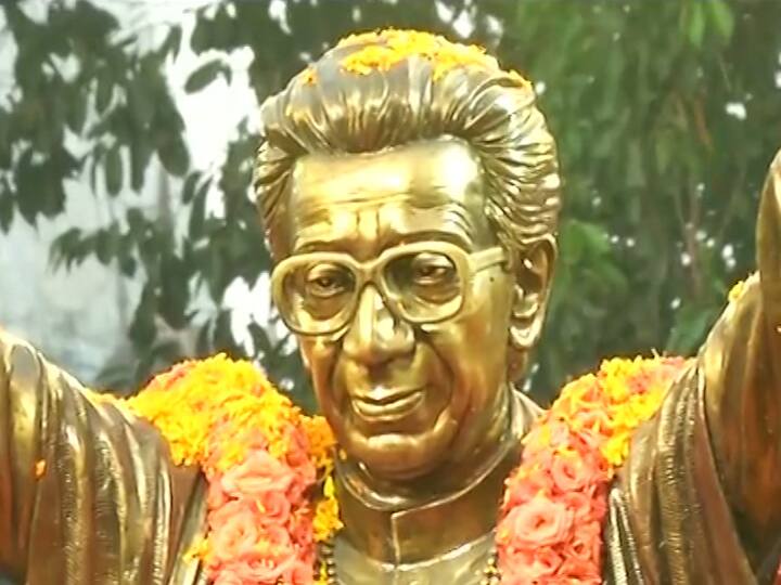 14 फूट उंचीच्या चौथऱ्यावर हा पुतळा बसवण्यात आला आहे.