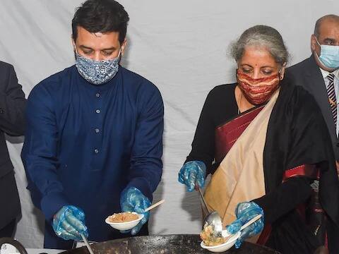 यंदा या बजेटबाबत एक अभूतपूर्व गोष्ट घडणार आहे. स्वातंत्र्यानंतर पहिल्यांदाच असं होईल की बजेट छापलंच जाणार नाही. तर ते केवळ डिजीटल स्वरुपात उपलब्ध असेल