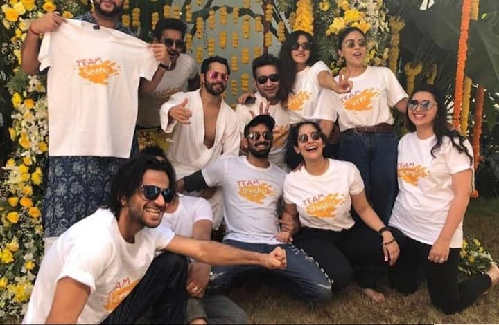 दुसर्या चित्रात वरुण त्याच्या मित्रांसोबत दिसत आहेत, त्यांनी परिधान केलेल्या कपड्यांवर टीम रघु आणि टीम सीनू लिहिलेले आहे. 24 जानेवारीला वरुणने त्याची बालमैत्रीण नताशा दलालशी लग्न केले. हे लग्न एका खासगी समारंभात पार पडले, ज्यात जवळचे मित्र आणि कुटुंबातील 40 लोक उपस्थित होते.