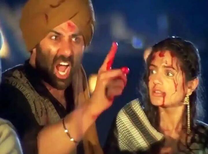 गोविंदाने ताराची भूमिका साकारण्यास नकार दिला कारण तो असा विचार करीत होता की आपण या भूमिकेत बसणार नाही. ही व्यक्तिरेखा त्याच्या प्रतिमेला शोभत नव्हती. मात्र, चित्रपटाची पटकथा त्यांना खूप आवडली आणि इच्छा नसतानाही त्यांनी हा चित्रपट नाकारला. यानंतर निर्मात्यांनी सनी देओल यांना हा चित्रपट ऑफर केला आणि त्यांनी तो मान्य केला. गदर:एक प्रेम कथा हा 2001 मध्ये रिलीज झालेला त्यावर्षीचा सर्वात यशस्वी चित्रपट होता.