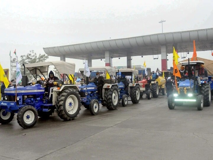 republic day 2021 farmers protest update farmers gear up for tractor rally Republic Day 2021 | प्रजासत्ताक दिनी ट्रॅक्टर परेडच्या माध्यमातून शेतकरी करणार सीमोल्लंघन
