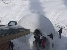 In Pics : काश्मिरमधील गुलमर्ग येथे देशातील पहिले इग्लू कॅफे, पाहा फोटो