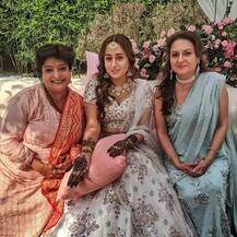 In Pics : मेहंदी समारंभात Varun Dhawan च्या हातावरील अक्षरांनी वेधले लक्ष , पाहा Unseen फोटो