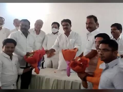 पुतण्याच्या गटाचे चार नगरसेवक काकांच्या गटात, बीडमधील राष्ट्रवादीचे चार नगरसेवक शिवसेनेत