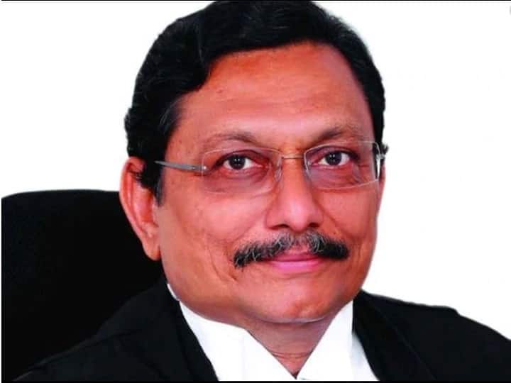 गेल्या वर्षी सारखेच ह्या वर्षीही सरन्यायाधीश खेळायला बेंचच्या टीमकडून मैदानात उतरले होते. 