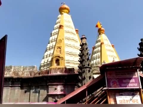 Kolhapur | दख्खनचा राजा जोतिबाचे खेटे स्थगित, पोलिसांचा कडेकोट बंदोबस्त, मंदिरात प्रवेश बंदी Kolhapur | दख्खनचा राजा जोतिबाचे खेटे स्थगित, पोलिसांचा कडेकोट बंदोबस्त, मंदिरात प्रवेश बंदी