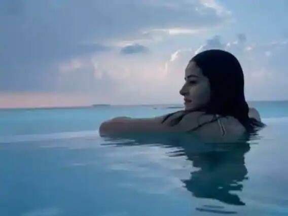  अनन्याने मालदीव व्हेकेशनचो अनेक फोटो आणि व्हिडीओ तिने इन्स्टाग्राम अकाऊंटवरुन शेअर केले आहेत.