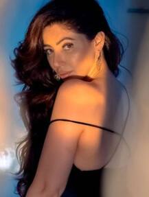 PHOTO | 'कुमकुम भाग्य' फेम रेहाना पंडितच्या दिलखेचक अदा; टॉपलेस फोटो चर्चेत