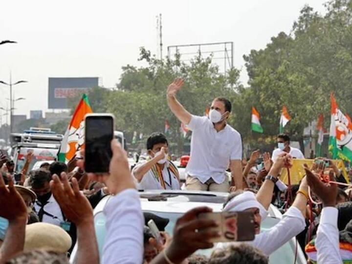 याअगोदर देखील राहुल गांधी वायनाड येथे हाफ शर्टमध्ये दिसले होते.