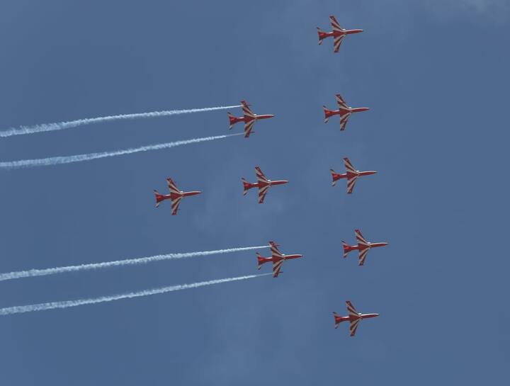 विशेष म्हणजे या वर्षी सुर्यकिरण आणि सारंग एरोबेटिक डिस्प्ले एकसोबत होणार आहेत.