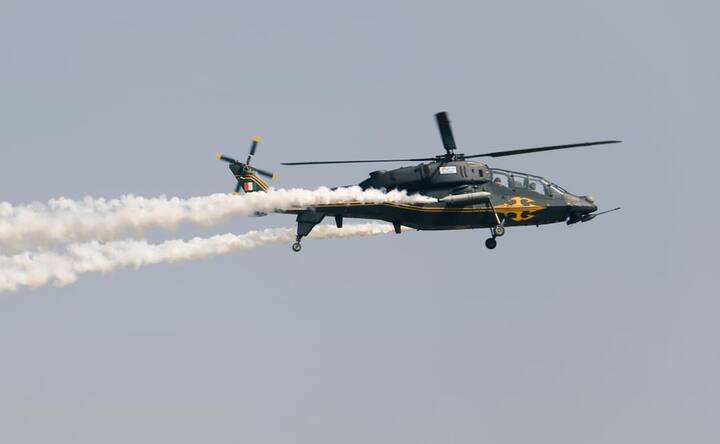 गेल्या वेळच्या एअरो शो मध्ये पार्किंग लॉटमध्ये आग लागल्याने अनेक गाड्या जळून खाक झाल्या होत्या. (Photo : PRO Shillong, Ministry of Defence)