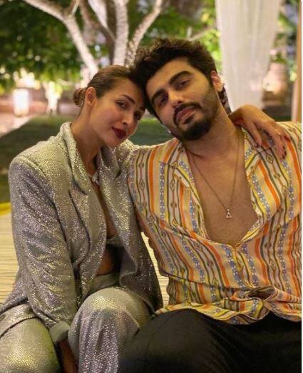 मलायका बॉयफ्रेंड अर्जुन कपूरसोबतही अनेक फोटो शेअर करत असते. 