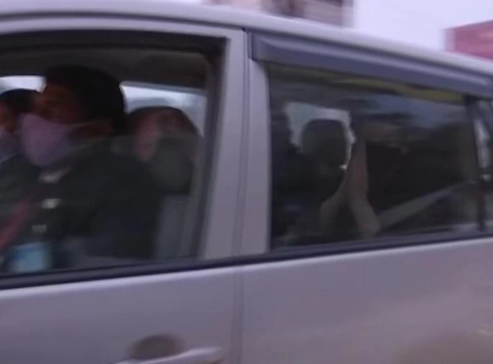 Priyanka Gandhi Rampur UP Visit Vehicles Congress leader Priyanka Gandhi cavalcade collided Hapur Road no injuries reported प्रियांका गांधींच्या ताफ्यात अपघात, रामपूरला जाताना दुर्घटना, जीवितहानी नाही