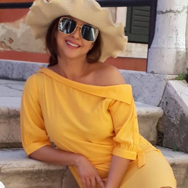 उर्मिला आपल्या स्पष्टवक्तेपणामुळं प्रसिद्ध आहे. 