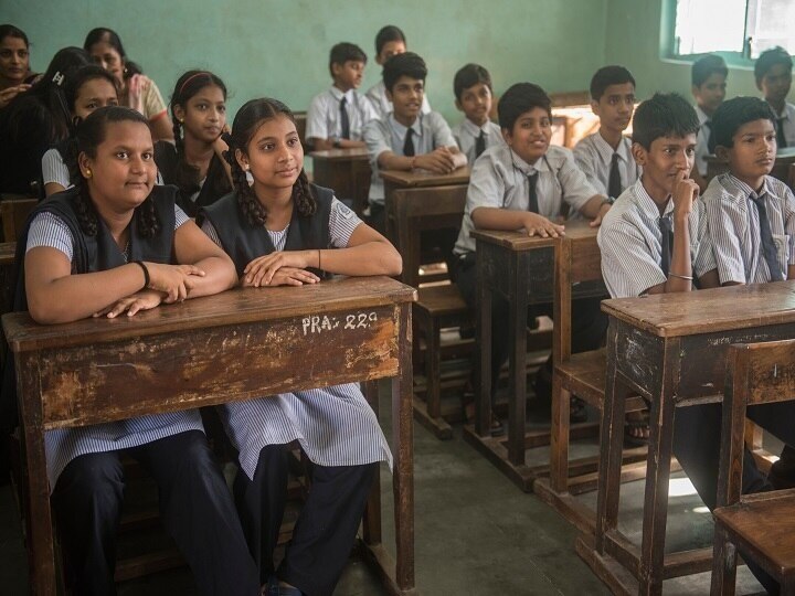 Maharashtra School Fees Disclosure school education department regarding school fees शालेय फी संदर्भात शालेय शिक्षण विभागाचे स्पष्टीकरण; पालकांना तूर्तास दिलासा नाही