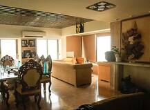 Inside Photos | अनिल कपूर यांच्या बंगल्याचे लिविंग रुमपासून बेडरुमचे आकर्षक फोटो