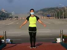 In Pics: ती समोर ऐरोबिक्स करत होती, मागे लष्कर देशाची संसद ताब्यात घेत होतं.... व्हायरल होतोय म्यानमारचा हा व्हिडीओ