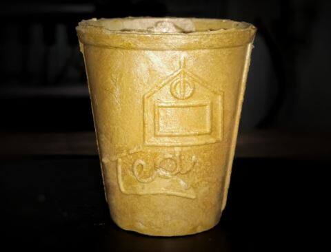 प्लास्टिक कपला बिस्किट कपचा पर्याय देणारे कोल्हापूरचे 'थ्री इडियट्स' alternative to a biscuit cup instead of a plastic cup, idea of three young engineers from Kolhapur प्लास्टिक कपला बिस्किट कपचा पर्याय देणारे कोल्हापूरचे 'थ्री इडियट्स'