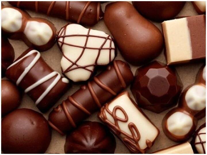 Happy Chocolate Day 2021 : नात्यातील गोडवा वाढवणारा 'चॉकलेट डे' Happy Chocolate Day 2021 Wishes and quotes messages rose day images for Facebook and rose day Whatsapp status Happy Chocolate Day 2021 : नात्यातील गोडवा वाढवणारा 'चॉकलेट डे'