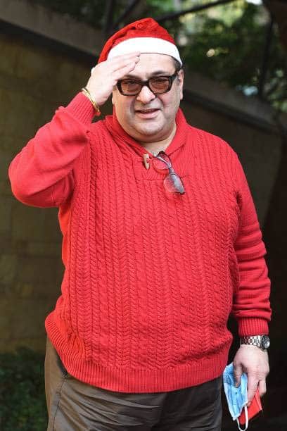 हा दुरावा इतकी वर्षे चालला की, राज कपूर यांच्या निधनानंतरही राजीव यांनी त्यांच्या अंत्यसंस्कारांना उपस्थिती लावली नव्हती. कुटुंबापासूनच दूर राहत काही दिवस त्यांनी मद्याच्या नशेचा आधार घेत दु:खाच्या या दिवसांना तोंड दिलं होतं असंही सांगितलं जातं.