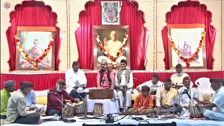 भजन संध्या : (फोटो सौजन्य : श्रीवासुदेव निवास मीडिया टीम)