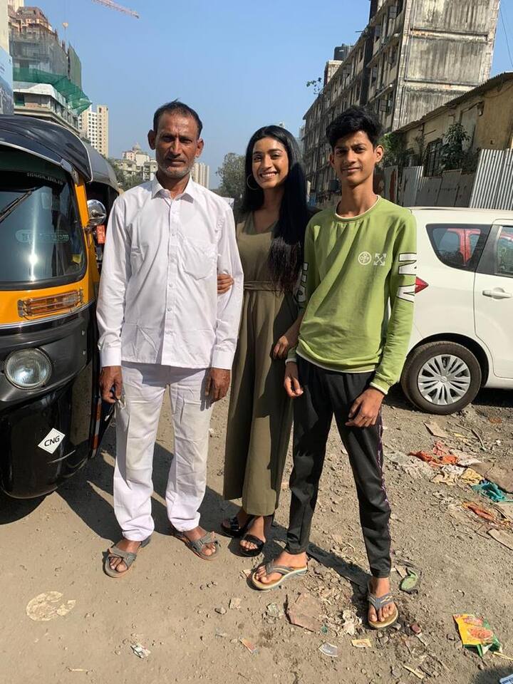 वयाच्या 14 व्या वर्षापासून काम करण्यास सुरुवात केली. मी 'पिझ्झा हट' मध्ये काम करत होते आणि मी लोकांची भांडी देखील घासली आहेत, असं मान्याने सांगितलं.