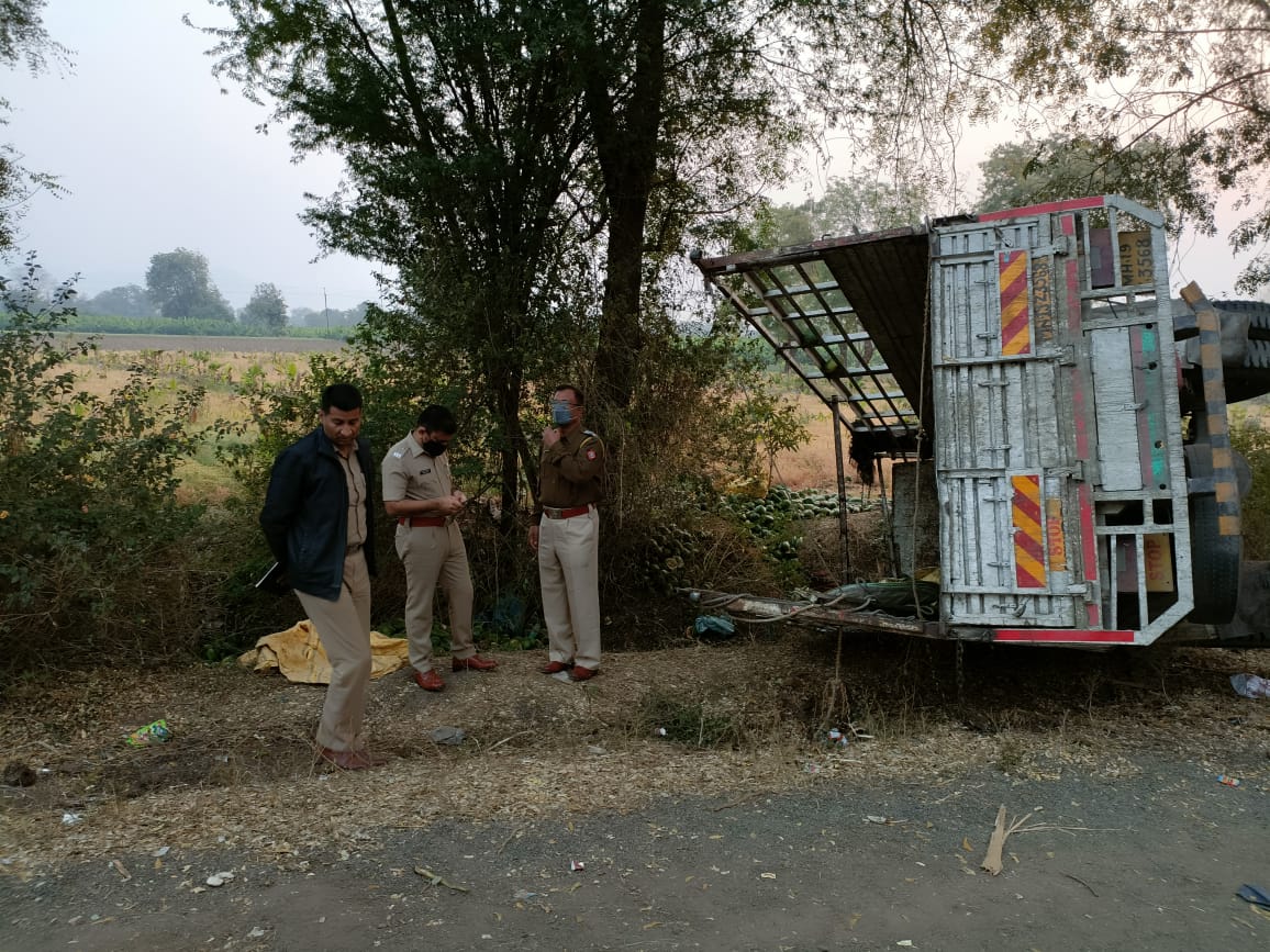 जळगावात भीषण अपघात, टेम्पो पलटून 16 जणांचा मृत्यू