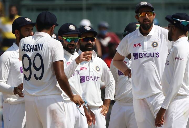 इंग्लंडकडून दुसर्‍या डावात मोईन अलीने 18 चेंडूत तीन चौकार आणि पाच षटकारांच्या मदतीने सर्वाधिक 43 धावा केल्या. कर्णधार जो रूटने 92 चेंडूत 33 धावा केल्या. डॅनियल लॉरेन्स 26, रोरी बर्न्सने 25, ओली पोपने 12 धावा केल्या.