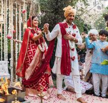 Dia Mirza Wedding Photos | सप्तपदींपासून लग्नविधींपर्यंत दिया मिर्झा आणि वैभव रेखी यांचा Wedding Album