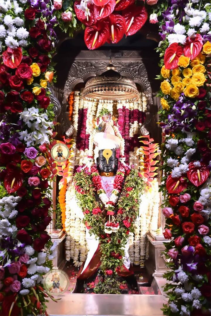 (आज वसंत पंचमी विठुरायाच्या विवाहाची तिथी. शेकडो वर्षांपासून ही परंपरा चालत आली आहे. छाया सौजन्य :  facebook @VitthalRukminiTodayDarshan)